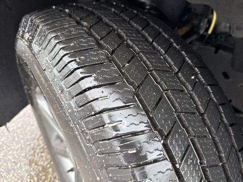 Used 2018 Ford Expedition XLT w/ Equipment Group 202A AWD/4WD image 5