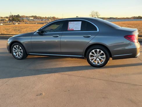 Used 2018 Mercedes-Benz E 300 4MATIC image 6