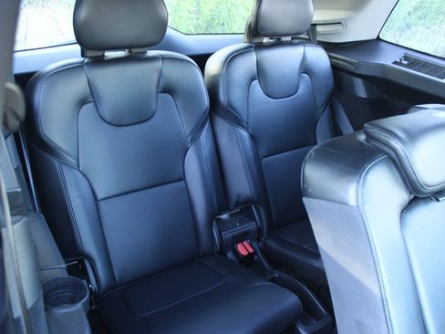 Used 2018 Volvo XC90 T5 Momentum w/ Convenience Package FWD image 22