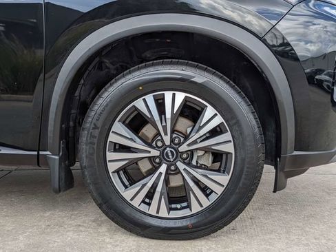 Used 2023 Nissan Rogue SV FWD image 12