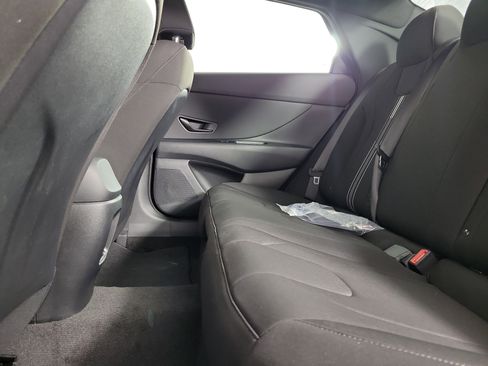 New 2025 Hyundai Elantra SEL image 32