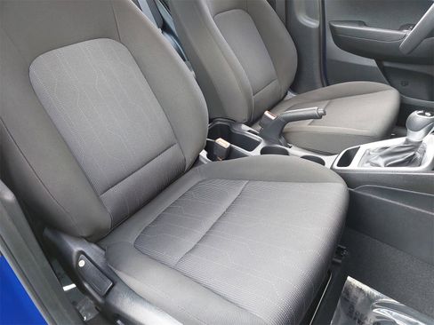 Used 2022 Hyundai Venue SE image 10