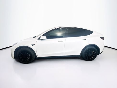 Used 2023 Tesla Model Y Long Range image 4