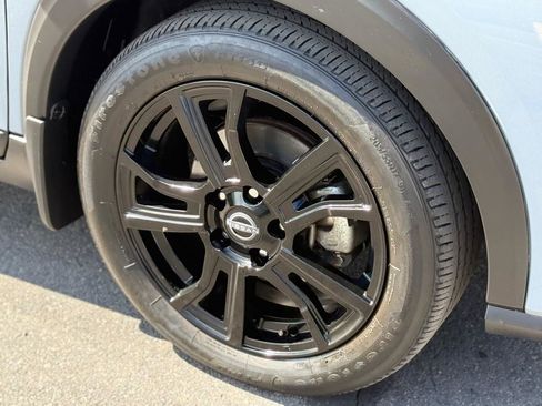 Used 2024 Nissan Kicks SR image 9