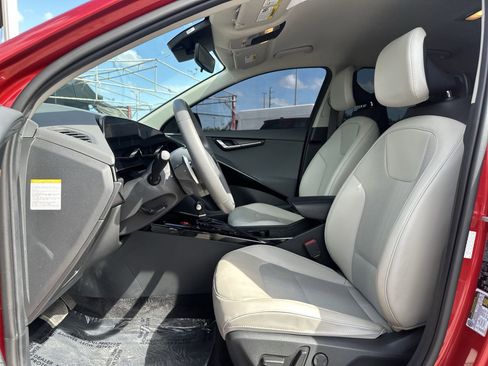 Certified 2023 Kia Niro EX FWD image 13