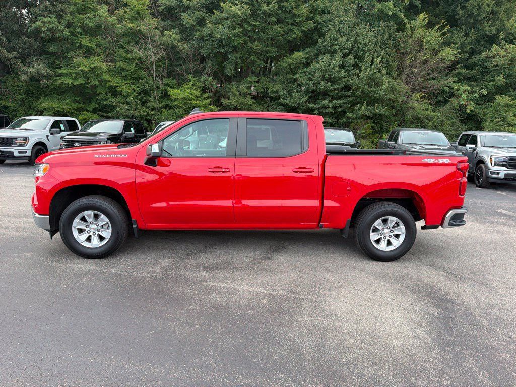 Used 2025 Chevrolet Silverado 1500 LT AWD/4WD image 6