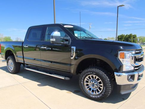 Used 2022 Ford F250 XLT w/ XLT Premium Package AWD/4WD image 3