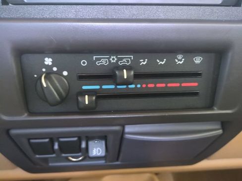 Used 1998 Jeep Wrangler Sahara AWD/4WD image 22