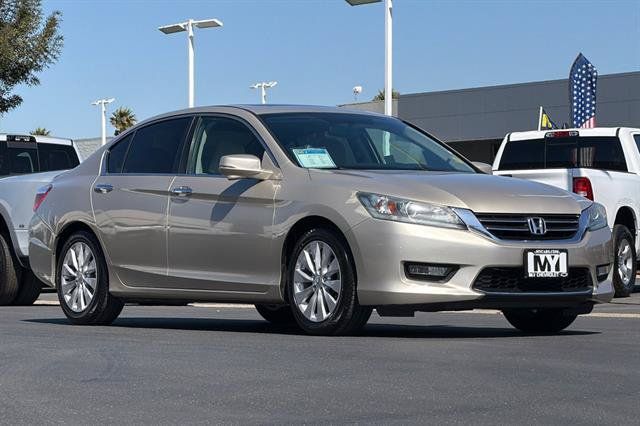 Used 2014 Honda Accord EX image 2
