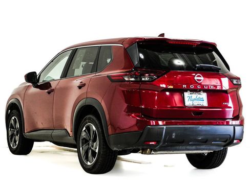 Used 2025 Nissan Rogue SV AWD/4WD image 8