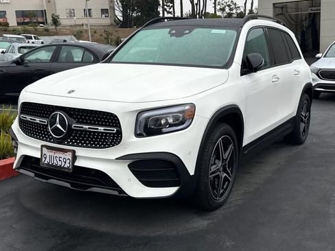 Used 2023 Mercedes-Benz GLB 250 image 2