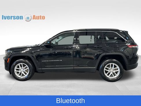 Used 2023 Jeep Grand Cherokee Laredo w/ Luxury Tech Group I AWD/4WD image 6