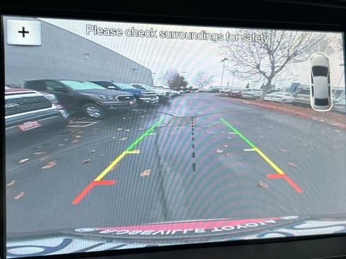 Used 2017 Ford Explorer XLT w/ Equipment Group 202A image 23