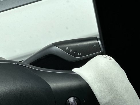 Used 2023 Tesla Model Y Performance AWD/4WD image 18