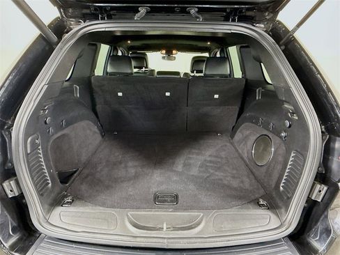 Used 2019 Jeep Grand Cherokee Altitude image 18