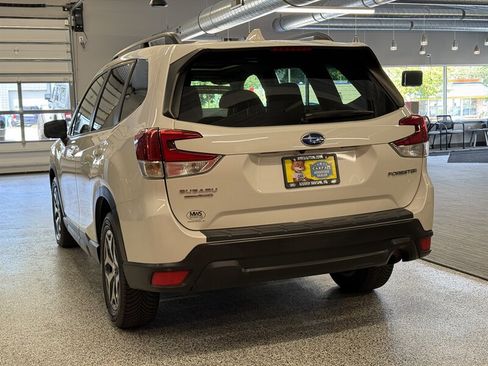 Used 2021 Subaru Forester Premium w/ Popular Package #1 AWD/4WD image 5