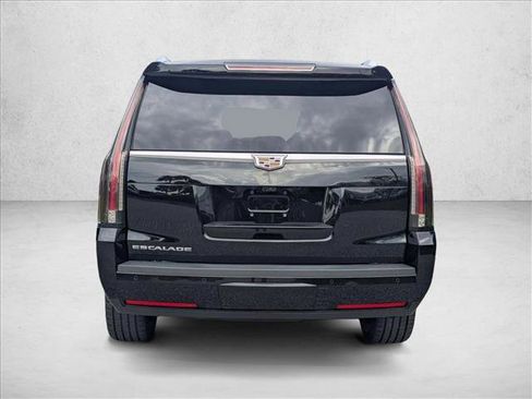 Used 2019 Cadillac Escalade Luxury AWD/4WD image 7