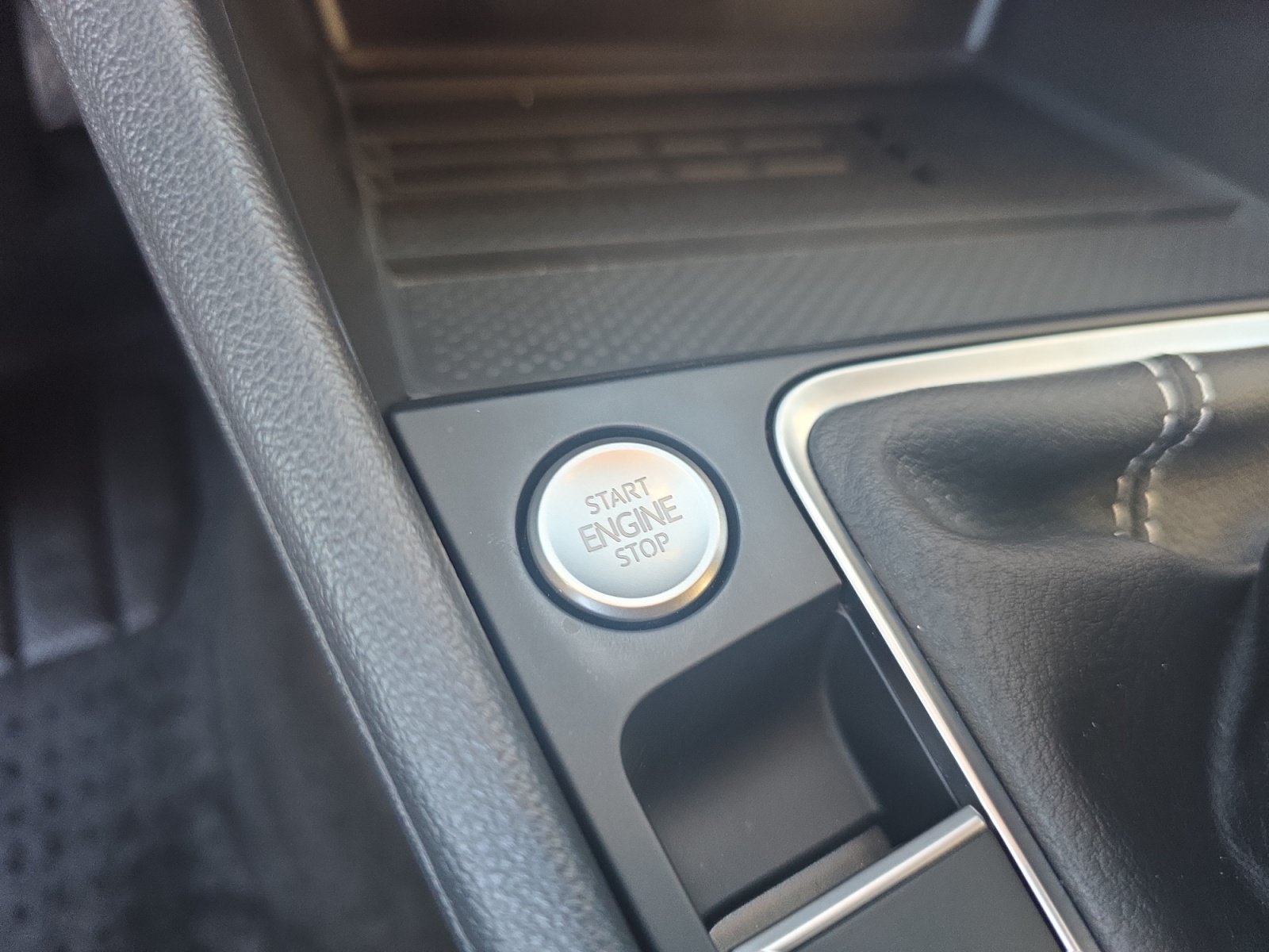 Used 2026 Volkswagen Jetta SE FWD image 30