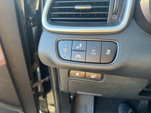 Used 2019 Kia Sorento SX image 21