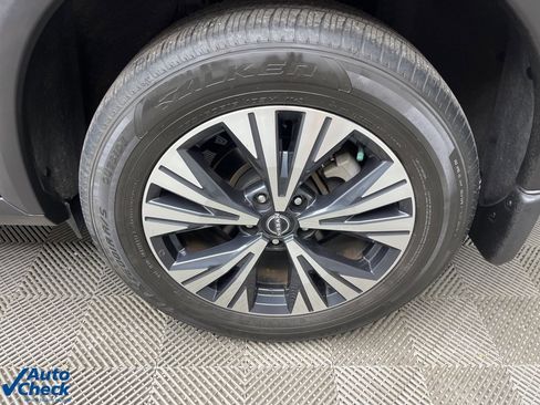 Used 2023 Nissan Rogue SV w/ SV Premium B Package image 11