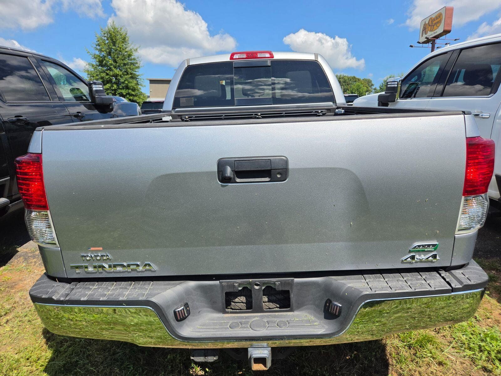 Used 2013 Toyota Tundra 4x4 Double Cab w/ TRD Off-Road Pkg image 9