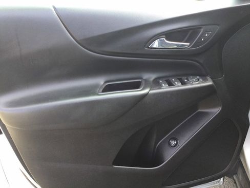 Used 2018 Chevrolet Equinox LT w/ Sun & Infotainment Package image 21