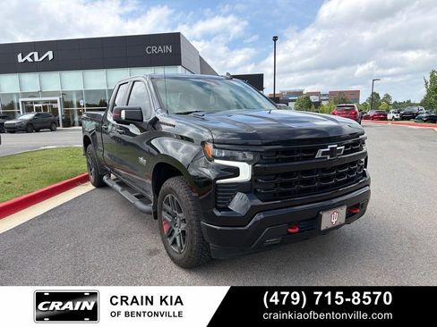 Used 2022 Chevrolet Silverado 1500 RST w/ Redline Edition AWD/4WD image 2