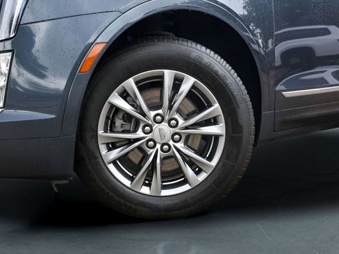 Used 2021 Cadillac XT5 Premium Luxury FWD image 4