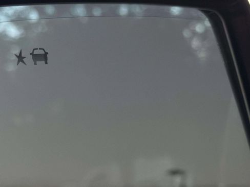 Used 2018 Cadillac Escalade ESV Premium Luxury image 36