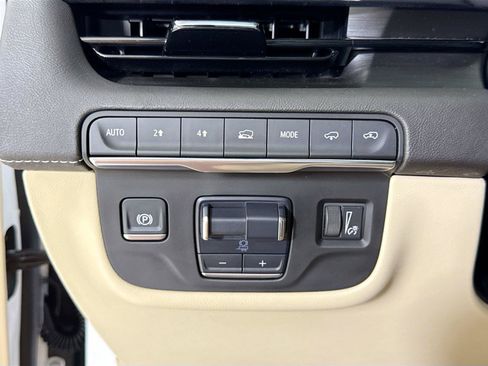 Used 2024 Cadillac Escalade ESV Premium Luxury w/ Performance Package AWD/4WD image 24