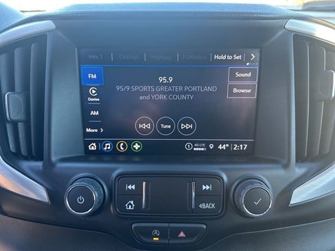 Used 2023 GMC Terrain SLT image 22