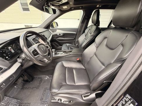 Used 2022 Volvo XC90 T5 Momentum w/ Climate Package AWD/4WD image 14