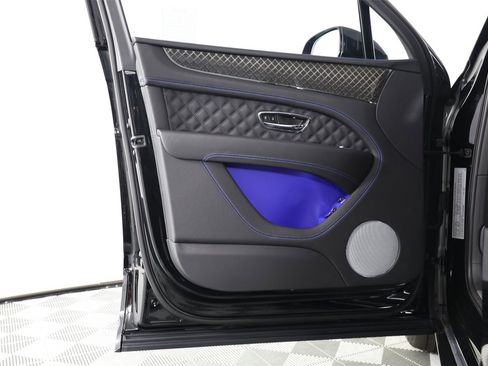 New 2025 Bentley Bentayga image 24