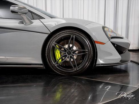 Used 2017 McLaren 570S RWD image 28