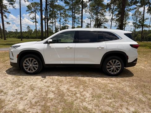 Used 2026 Buick Enclave Preferred FWD image 2