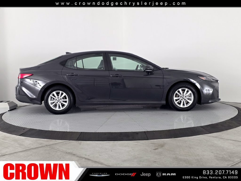 Used 2025 Toyota Camry LE FWD image 8