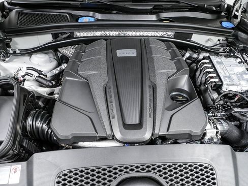 New 2026 Porsche Macan S image 38