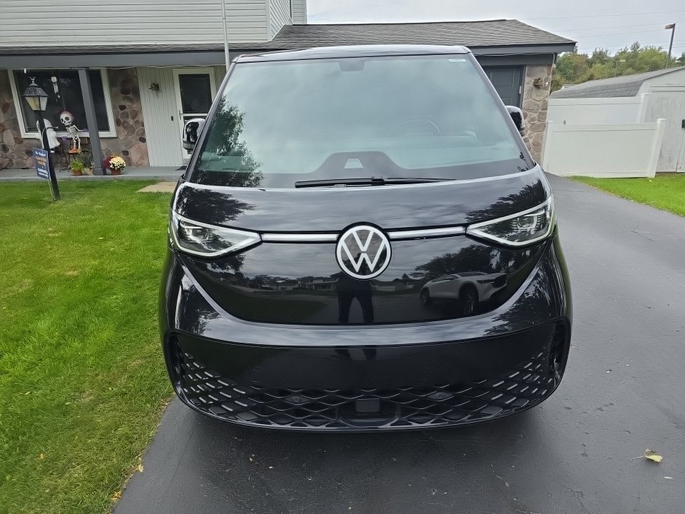 Used 2025 Volkswagen ID. Buzz 1st Edition RWD image 4