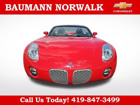 Used 2007 Pontiac Solstice Convertible w/ Premium Package RWD image 2