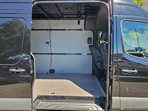 Used 2025 Mercedes-Benz Sprinter 2500 image 13