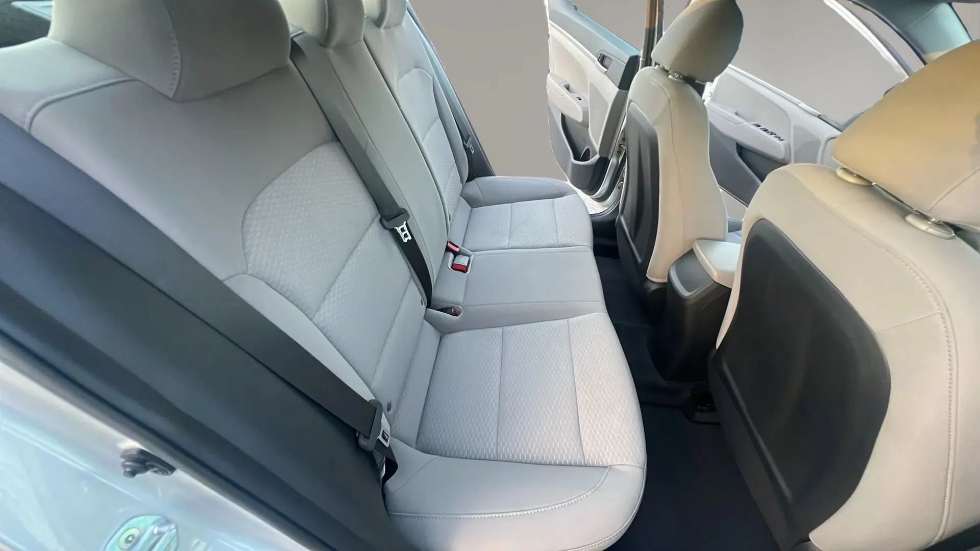 Used 2019 Hyundai Elantra SE FWD image 18