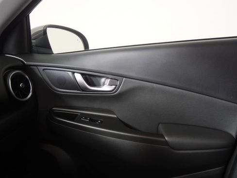 Used 2023 Hyundai Kona Limited FWD image 25