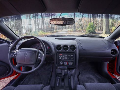 Used 1997 Pontiac Firebird Coupe w/ Opt Pkg image 43