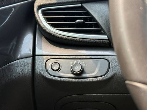 Used 2020 Buick Encore Preferred FWD image 8