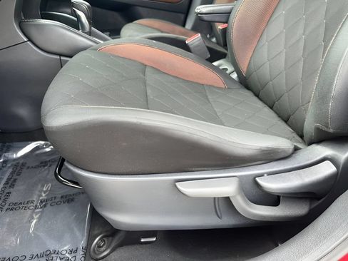 Used 2020 Nissan Kicks SR FWD image 12