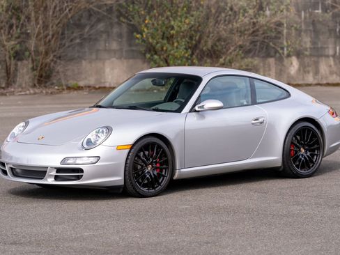 Used 2005 Porsche 911 Carrera S image 86