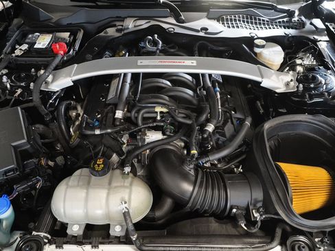 Used 2020 Ford Mustang Shelby GT350R w/ GT350R Equipment Group 920A RWD image 31