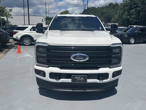 Used 2025 Ford F250 Platinum w/ FX4 Off-Road Package image 4