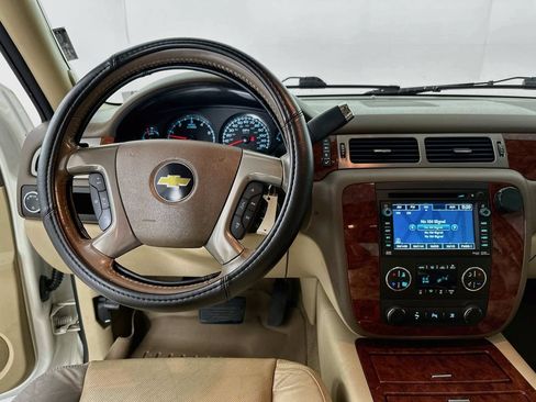 Used 2011 Chevrolet Avalanche LTZ RWD image 19