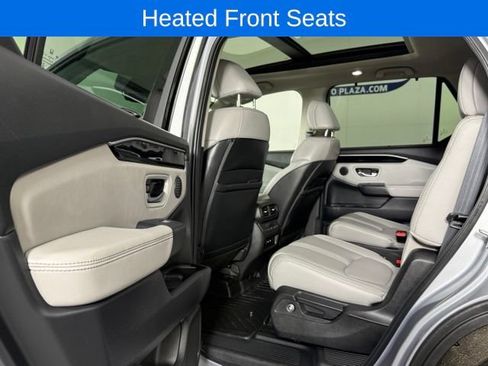 Used 2024 Honda Pilot Touring image 12